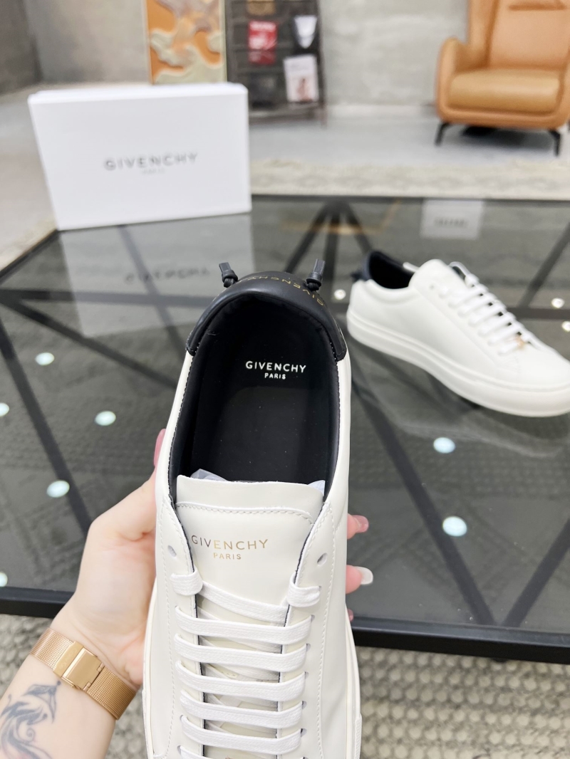 Givenchy Sneakers